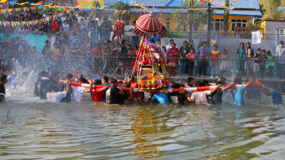 फुटुङमा बिस्का जात्राको रौनक (तस्बिरहरू)